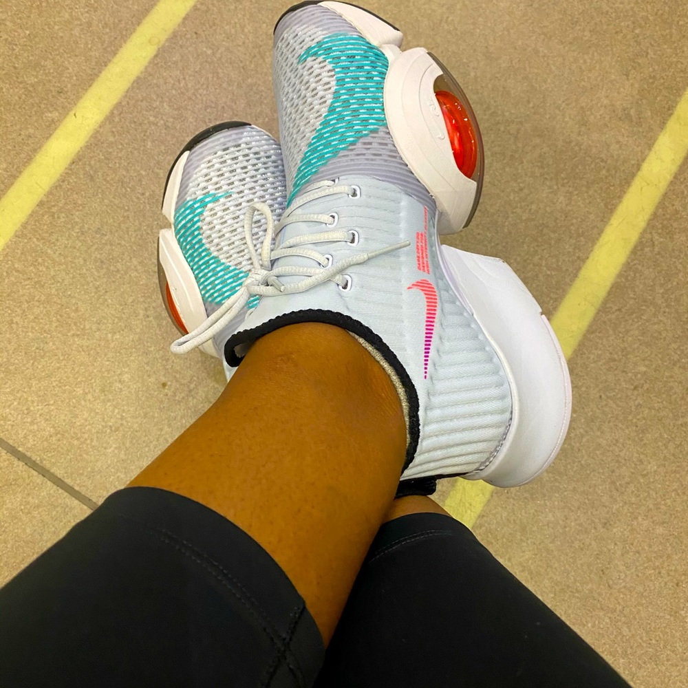 Brand new training/ fitness shoes, only wore it twice! This a limited version😊